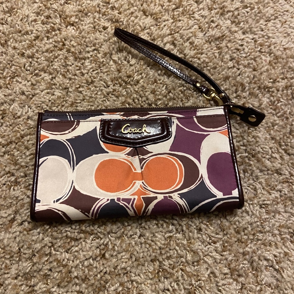 Coach wristlet wallet